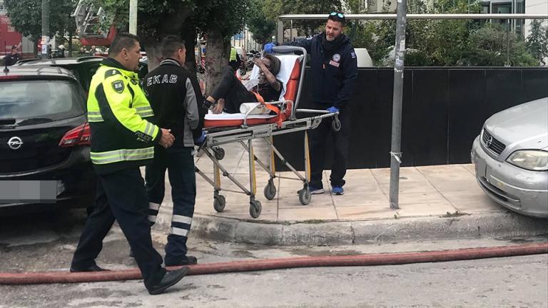 Τρεις τραυματίες από την φωτιά στη Συγγρού  