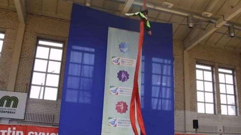 Σοκαριστικό βίντεο δείχνει Ρωσίδα ακροβάτρια να πέφτει από ύψος 7,5 μέτρων