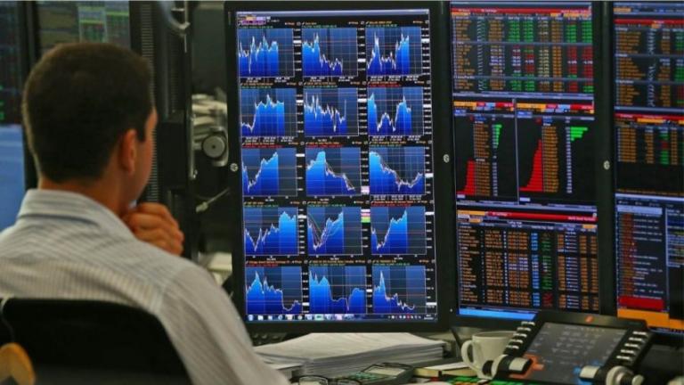 Χρηματιστήρια: Η Ευρώπη γιορτάζει τα Χριστούγεννα με ρεκόρ - Ισορροπία μεταξύ κερδών και απωλειών στη Wall Street