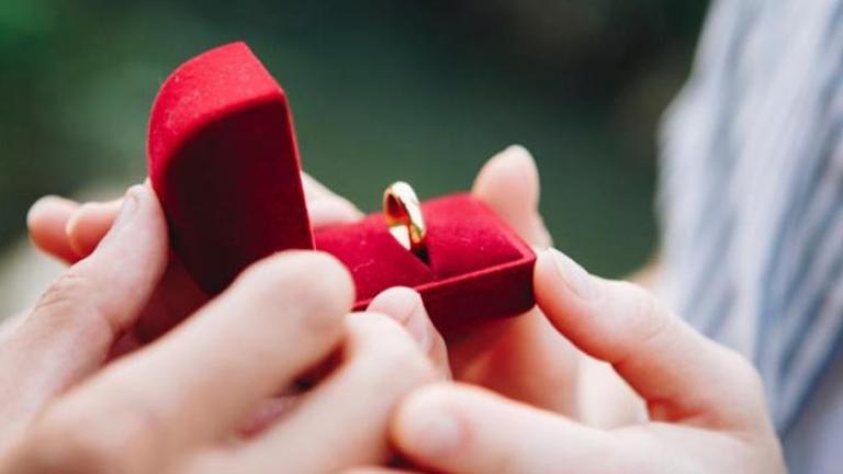 Απίθανη πρόταση γάμου με happy end στην Πάτρα