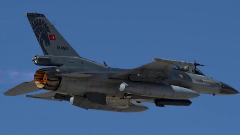 Μπαράζ τουρκικών προκλήσεων: Επτά εικονικές αερομαχίες στο Αιγαίο