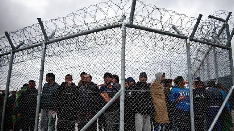 Με κάρτα εισόδου - εξόδου τα νέα κλειστά κέντρα για τους πρόσφυγες