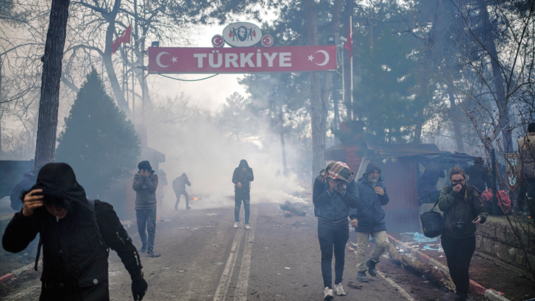 Νέος γύρος επεισοδίων μεταξύ αστυνομικών και μεταναστών στις Καστανιές