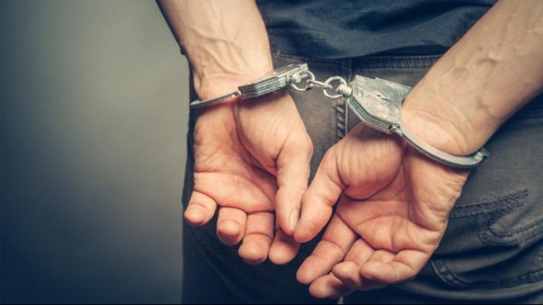233 συλλήψεις για παραβίαση των μέτρων κατά του κοροναϊoύ