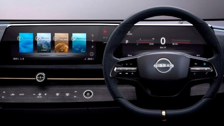 Το ΟΧΙ της Nissan στο tablet- Ναι στην καμπυλοειδή διπλή οθόνη