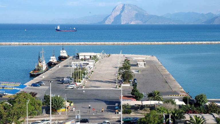 Τον περιορισμό της κίνησης πολιτών στην παραλιακή ζώνη της Πάτρας εισηγείται ο δήμαρχος, Κ. Πελετίδης