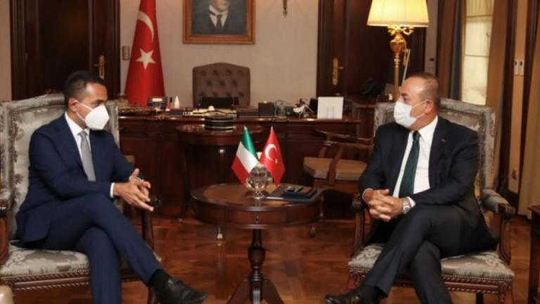 Απροκάλυπτο τουρκικό... «φλέρτ» στην Ιταλία και «α λα Τούρκα» συνεργασία με την Ελλάδα θέλει ο Τσαβούσογλου