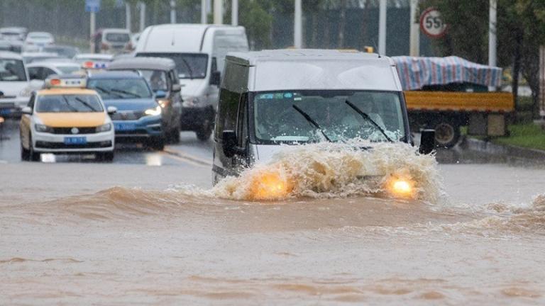 Τουλάχιστον 140 νεκροί ή αγνοούμενοι από τις πλημμύρες, η Ουχάν απειλείται