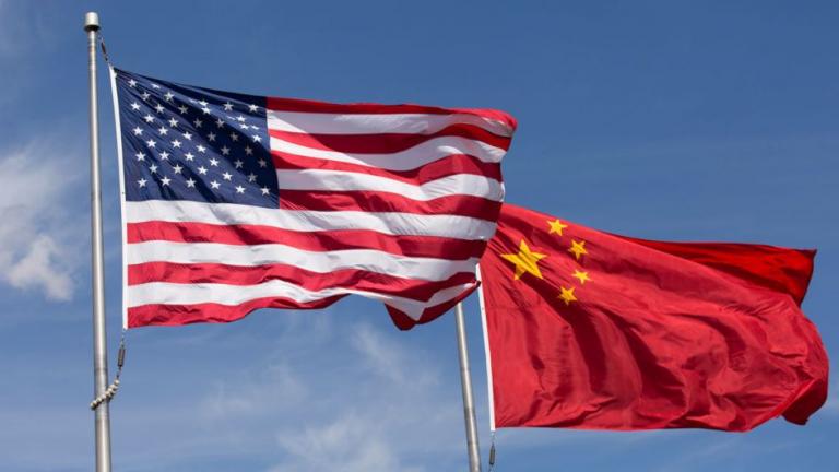 Ο Τραμπ ανέβαλε συνομιλίες με τη Κίνα, λόγω της πολιτικής του Πεκίνου για τον κορονοϊό