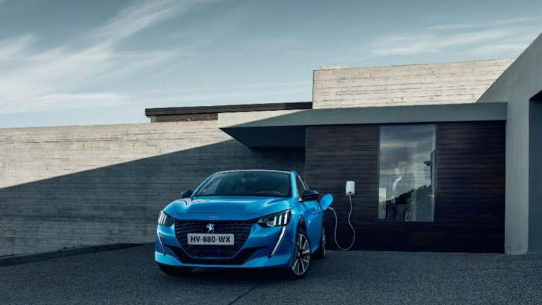 Peugeot: Πρώτη σε πωλήσεις στα ηλεκτρικά αυτοκίνητα στην Ελλάδα