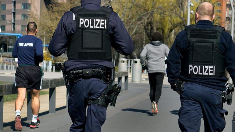 «Το αυγό του φιδιού» στις γερμανικές δυνάμεις ασφαλείας - Εκατοντάδες ύποπτες περιπτώσεις ακροδεξιού εξτρεμισμού