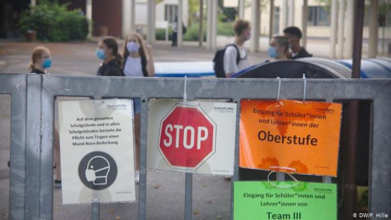 Χάος με τις μάσκες σε γερμανικά σχολεία - Εντάσεις μεταξύ μαθητών και εκπαιδευτικών