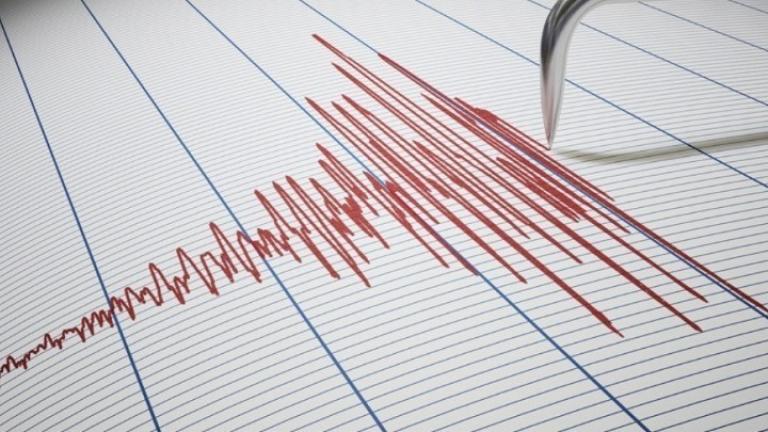 Σεισμική δόνηση μεγέθους 4,7 βαθμών της κλίμακας Ρίχτερ σημειώθηκε στις 7:12 στον θαλλάσιο χώρο 23 χιλιόμετρα ΝΝΔ του Άθου, στο Άγιο Όρος, σύμφωνα με ανακοίνωση του Γεωδυναμικού Ινστιτούτου του Εθνικού Αστεροσκοπείου Αθηνών.    Το επίκεντρο του σεισμού ήταν σε απόσταση 225 χιλιόμετρα ΒΒΑ της Αθήνας.