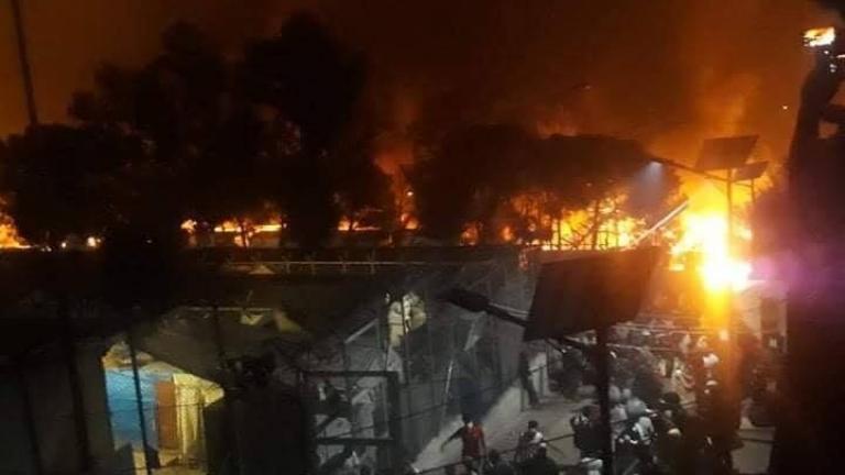 Συναγερμός στην Πυροσβεστική: Δύο νέα μέτωπα πυρκαγιάς στο ΚΥΤ της Μόριας