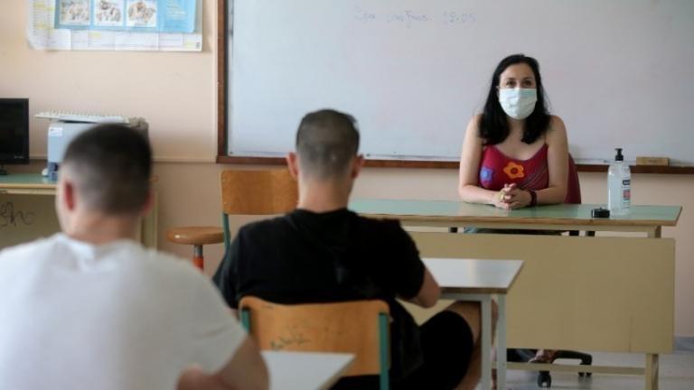 Ν. Χαρδαλιάς για σχολικά ιδρύματα: Υποχρεωτική χρήση μάσκας - Απαγόρευση σχολικών εκδρομών