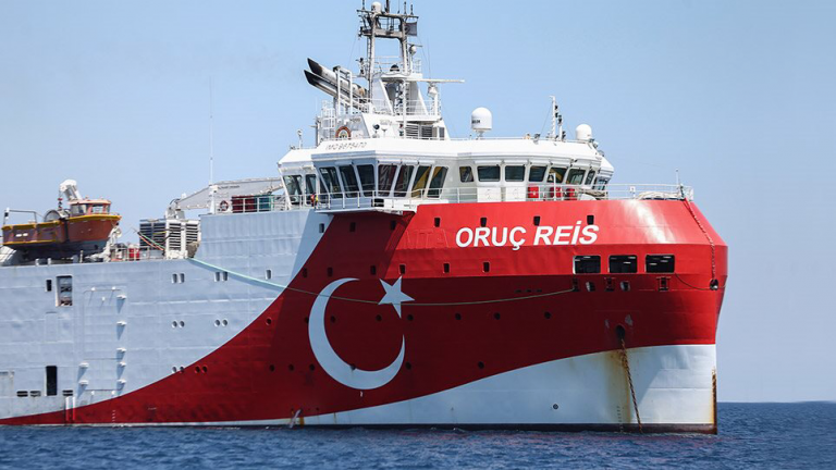 Δεν έχουν τέλος οι προκλήσεις των Τούρκων: Εξέδωσαν νέα Navtex για το Oruc Reis, και τα πολεμικά πλοία που το συνοδεύουν