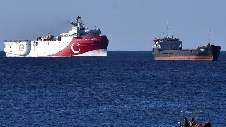 Προκλητικός πόλεμος νεύρων των Τούρκων: Το Oruc Reis έφθασε στα 11,2 ναυτικά μίλια από το Καστελλόριζο