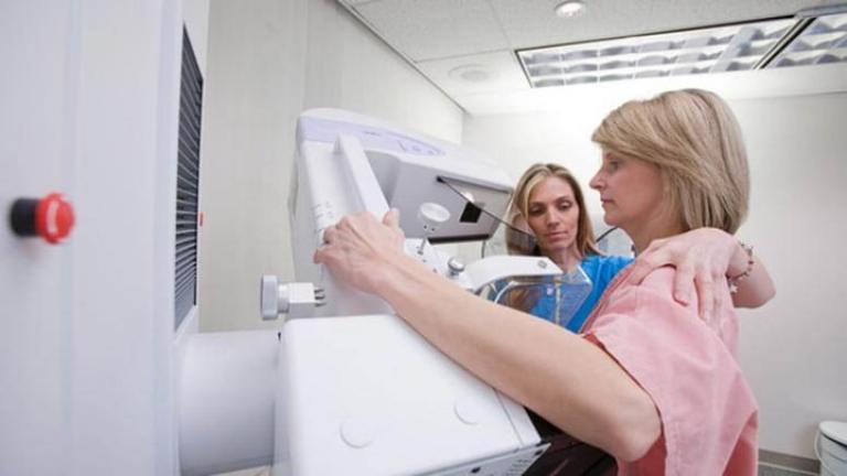 Δωρεάν ψηφιακές μαστογραφίες για τις γυναίκες 49-50 ετών