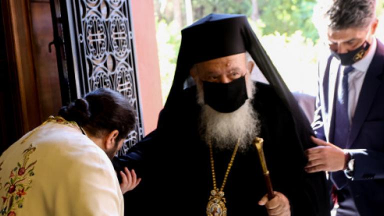 Αρχιεπίσκοπος Ιερώνυμος: Φοβήθηκα και πόνεσα. Τηρήστε ευλαβικά τα μέτρα