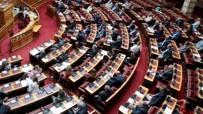 Βουλή: Σε υψηλούς τόνους η συζήτηση του ν/σ για τη μείωση των ασφαλιστικών εισφορών