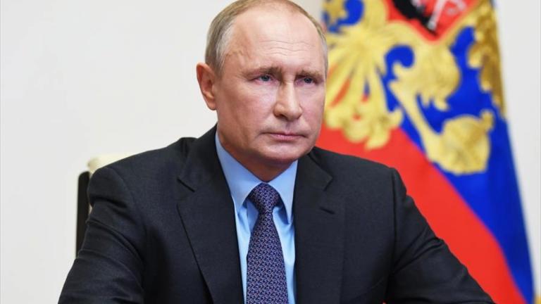 Ο Πούτιν υπέγραψε νέους νόμους με στόχο τα αμερικανικά μέσα κοινωνικής δικτύωσης
