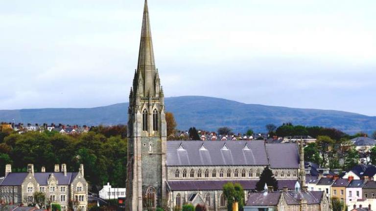 Με κρατήσεις online ο εκκλησιασμός στην Ιρλανδία για τα Χριστούγεννα!