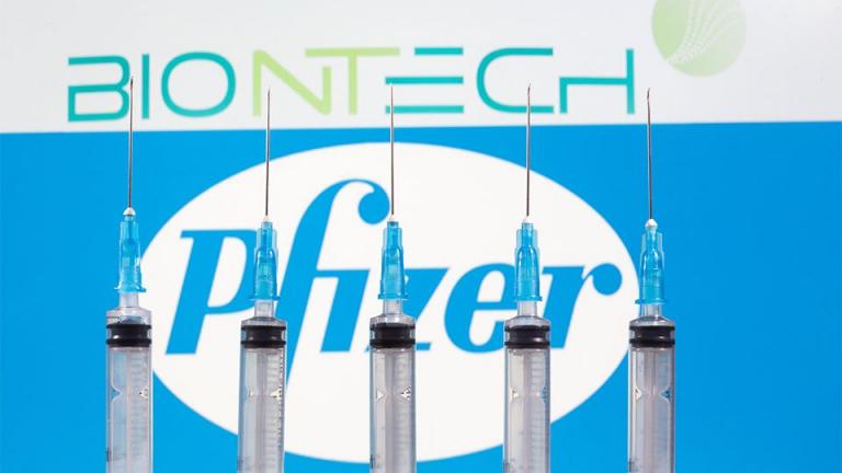 Εμβόλιο BioNTech/Pfizer: 12,5 εκατομμύρια δόσεις θα παραδοθούν προς το τέλος του χρόνου στην Ευρωπαϊκή Ενωση