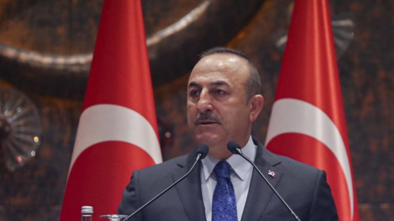 «Αρχίσαμε να δίνουμε θετικά μηνύματα επειδή πήραμε την κοινή δήλωση της συνόδου κορυφής του Δεκεμβρίου ως τεταμένο χέρι της ΕΕ προς την Τουρκία» αναφέρει ο Τούρκος
