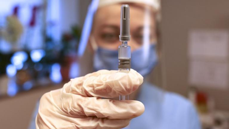 Johnson & Johnson: O FDA έδωσε το πράσινο φως για τη χρήση του εμβολίου