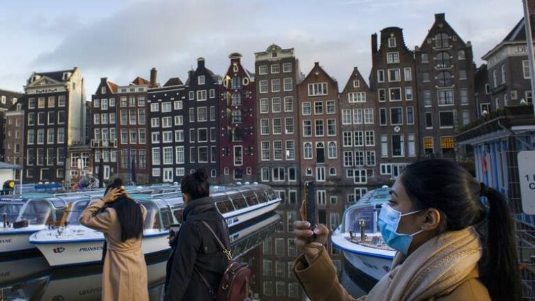 Εκτίναξη των κρουσμάτων στην Ολλανδία αλλά εξετάζεται η πιθανότητα χαλάρωσης του lockdown
