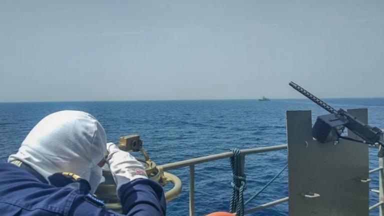 Αντανακλαστικά και προσοχή στις τουρκικές παγίδες ζητά το Επιτελείο από τα πληρώματα των πλοίων εν όψει της «Γαλάζιας Πατρίδας»