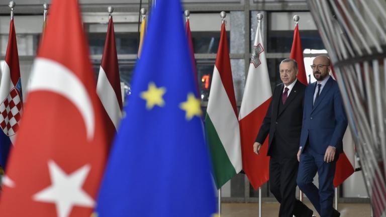Η ΕΕ αφήνει ασύδοτο τον Ερντογάν - δεν διδάχθηκε τίποτα από τον… Τσάμπερλεν