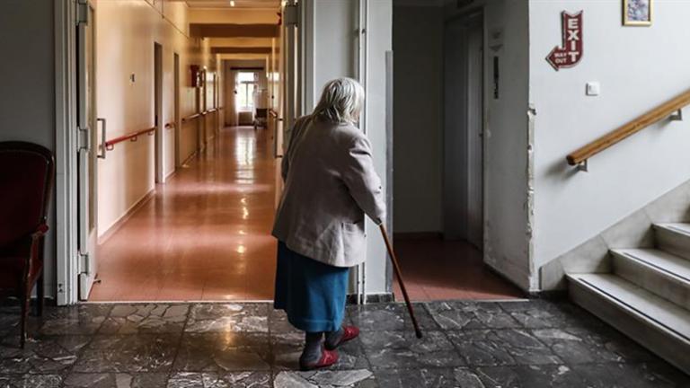 Θρίλερ στα Χανιά - Δεκάδες περίεργοι θάνατοι τρόφιμων γηροκομείου