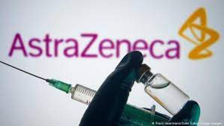 Αναστέλλει τη χρήση του εμβολίου της AstraZeneca μετά τον θάνατο 47χρονης
