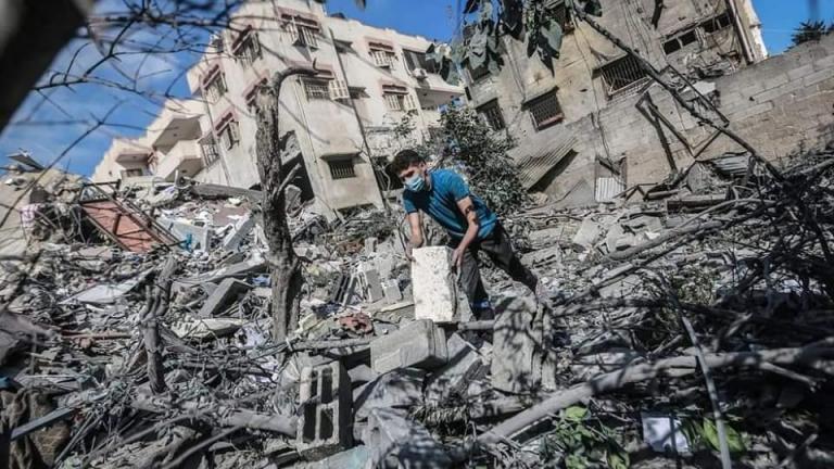 Τα πλήγματα συνεχίζονται στη Γάζα, η διπλωματία δραστηριοποιείται για μια κατάπαυση του πυρός