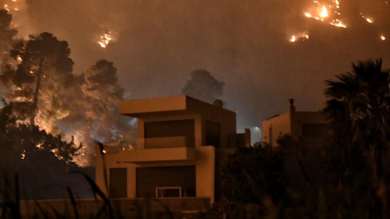 Φωτιά στην Κορινθία: Απομακρύνθηκαν προληπτικά λόγω της μεγάλης φωτιάς κάτοικοι του Αλεποχωρίου