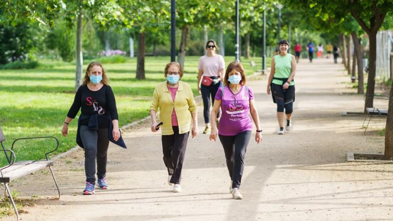 Η Ισπανία καταργεί από 26 Ιουνίου την υποχρεωτική χρήση μάσκας σε εξωτερικούς χώρους