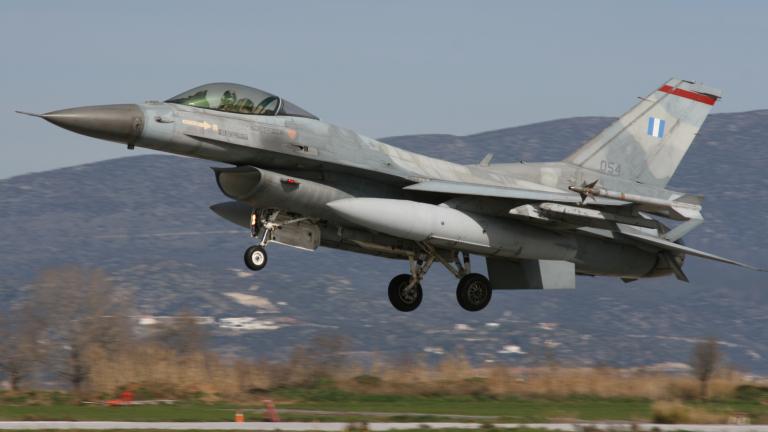 Ανεβλήθει για τον Σεπτέμβρη η απόφαση για την αναβάθμιση των F-16 block 50