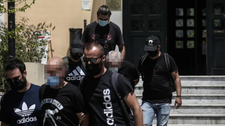 ΣΥΡΙΖΑ-ΠΣ: Ποιους καλύπτουν και δεν δίνουν τη φωτογραφία του αστυνομικού στη δημοσιότητα για να αναγνωριστεί και από άλλα θύματα trafficking;