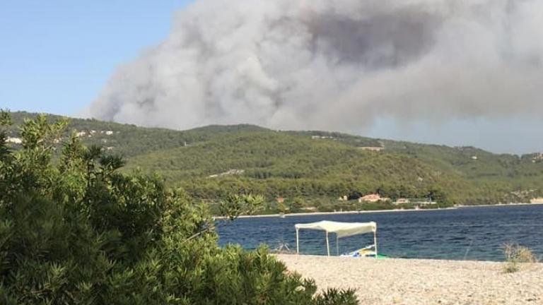 Φωτιά στην Εύβοια: Δυτικά της Λίμνης προς τις Ροβιές κινείται το πύρινο μέτωπο