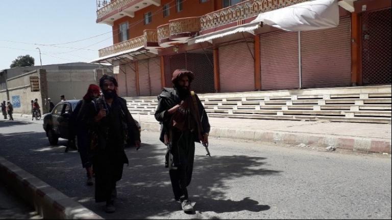 Αφγανιστάν: Στα χέρια των Ταλιμπάν η βόρεια πόλη Μαζάρ-ι-Σαρίφ 