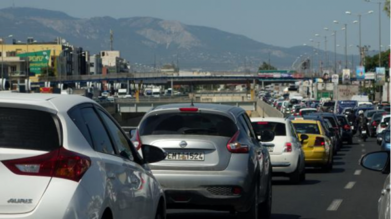 Αυξημένη κίνηση και προβλήματα στους δρόμους της Αττικής - Δείτε live την κίνηση 