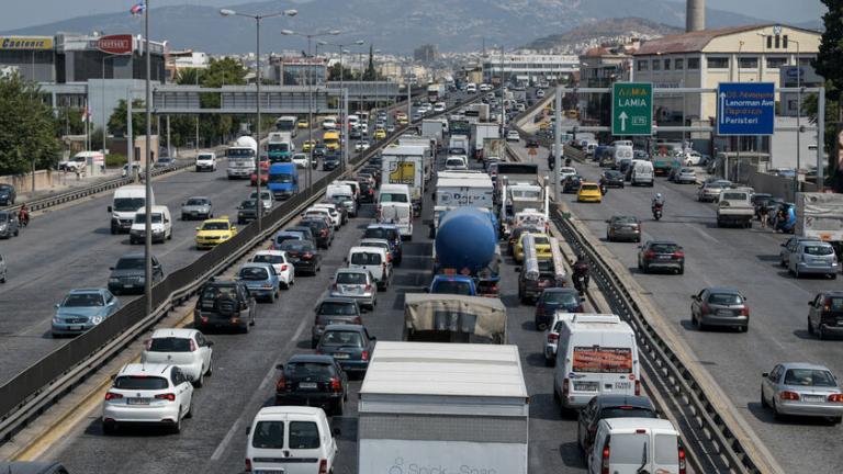 Τροχαίο στη λεωφόρο Κηφισού – Διακοπή κυκλοφορίας στο ρεύμα προς Λαμία - Δείτε live την κίνηση 