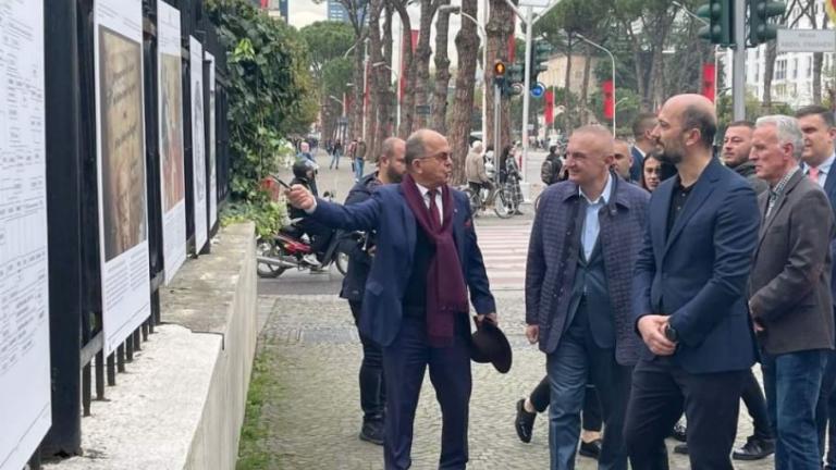 Εθνικιστική έκθεση για τη «γενοκτονία των τσάμηδων» στο αλβανικό Προεδρικό Μέγαρο - Συμμετείχε ο Μέτα