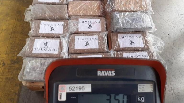 ΑΑΔΕ: "Μπλόκο" σε 35 κιλά κοκαΐνης - Ήταν σε φορτίο με μπανάνες