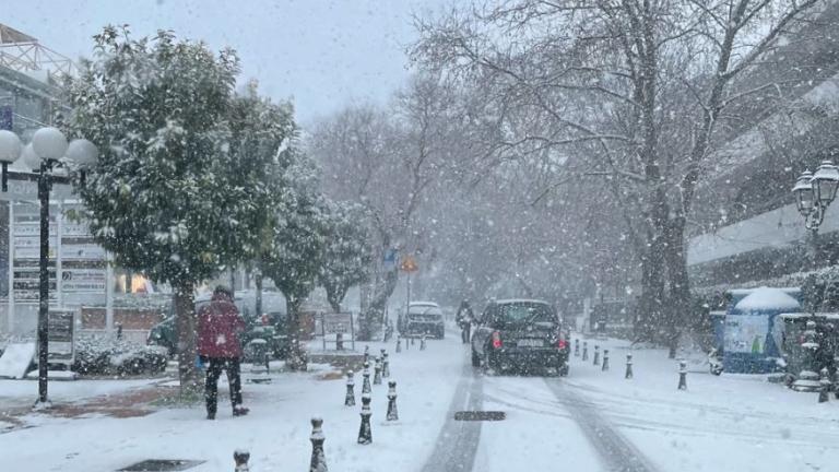 Χιονίζει στην Αττική - Χιόνι και στο κέντρο της Αθήνας - Άσπρισαν οι συνοικίες (ΒΙΝΤΕΟ – ΦΩΤΟ)