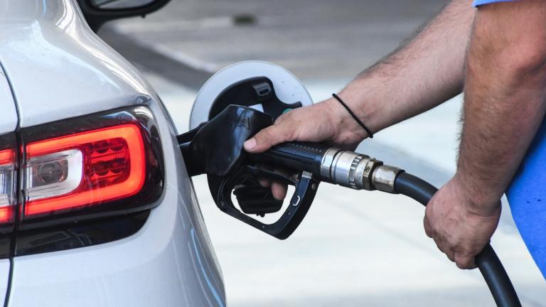 Κάρτα καυσίμων: Πώς θα δίνεται η επιδότηση σε βενζίνη και diesel