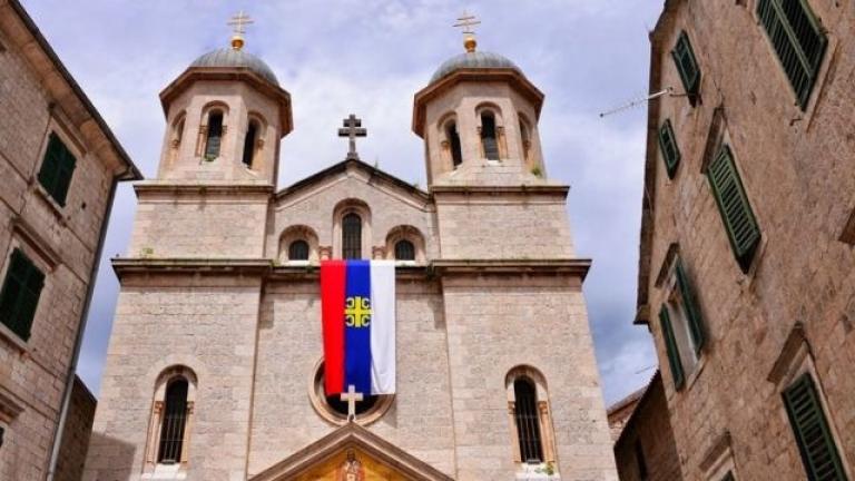 Η Σερβία αναγνωρίζει την αυτοκεφαλία των Σκοπίων