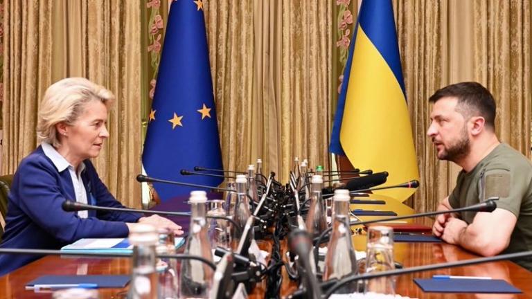 Η Ούρσουλα φον ντερ Λάιεν υπόσχεται "την προσεχή εβδομάδα" απάντηση στις φιλοδοξίες της Ουκρανίας 