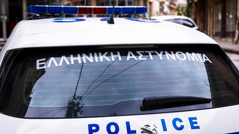 Έρευνα της ΕΛ.ΑΣ μετά το σάλο με βίντεο που δείχνει περιπολικό να περνά με κόκκινα στους δρόμους της Αθήνας